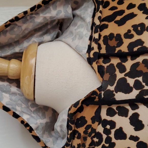 Leopard Bodycon Hoodie - Picture 2 of 4